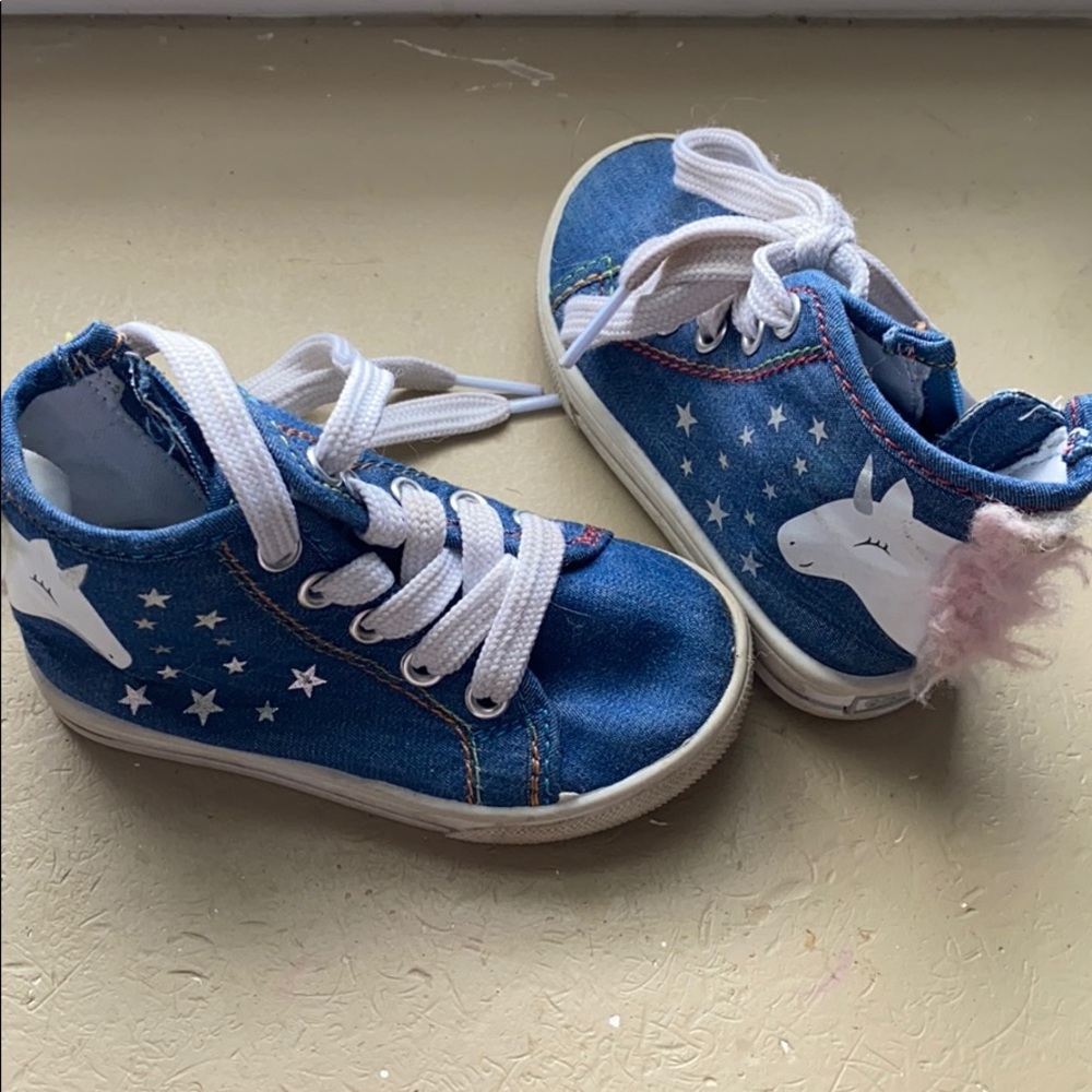 Carter’s unicorn adorable size 5 sneakers.